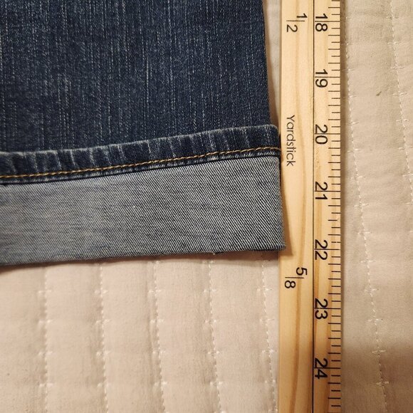 Signature Gold by Levi Strauss Mid Rise Capri. Size 14 waist 32 - Picture 8 of 9